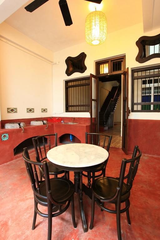 99 Oldtown Boutique Guesthouse Sha Extra Plus Phuket Εξωτερικό φωτογραφία