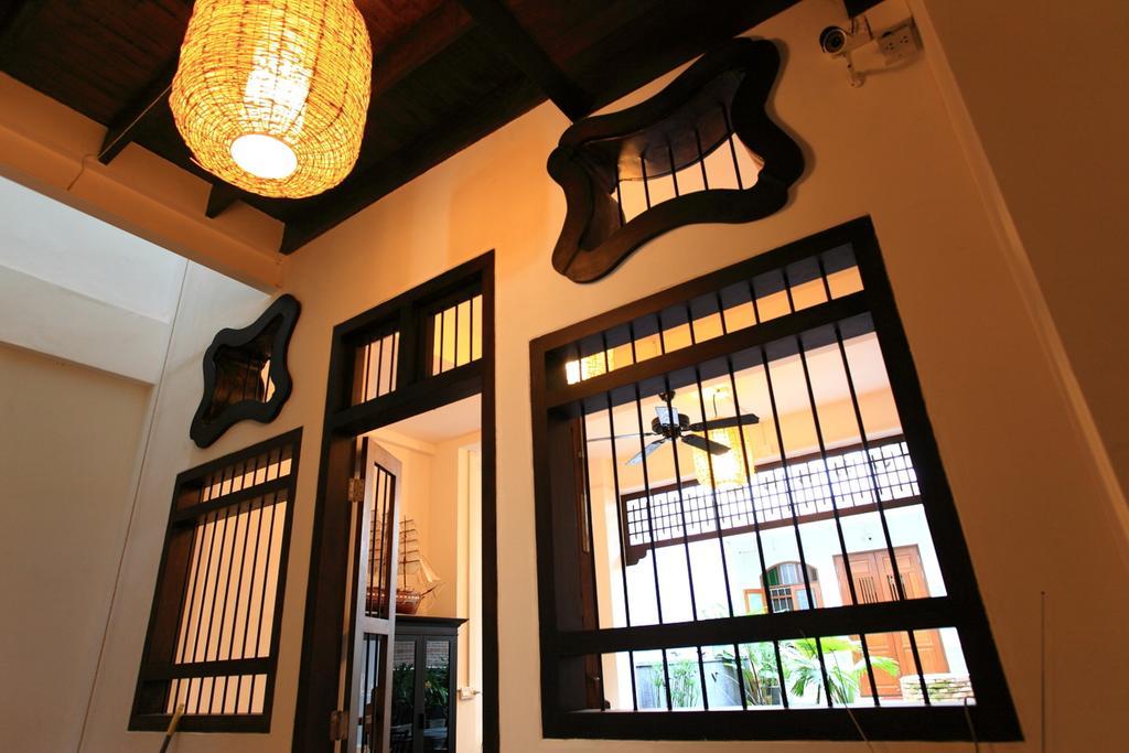 99 Oldtown Boutique Guesthouse Sha Extra Plus Phuket Εξωτερικό φωτογραφία