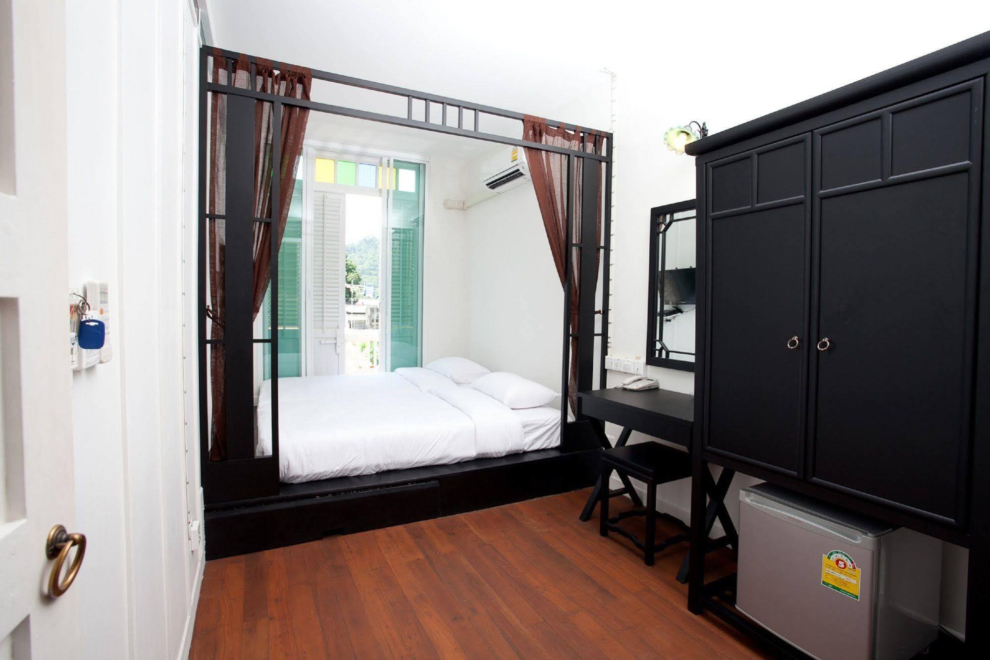 99 Oldtown Boutique Guesthouse Sha Extra Plus Phuket Εξωτερικό φωτογραφία