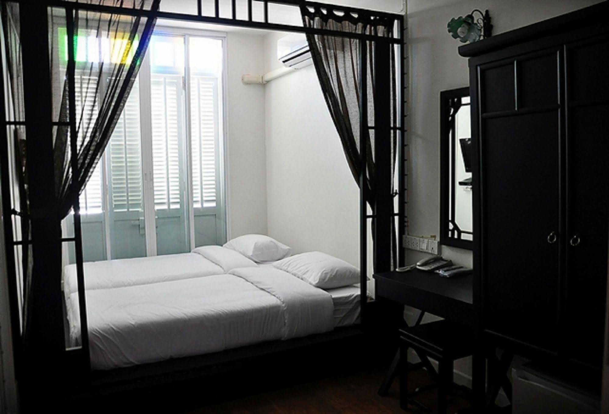 99 Oldtown Boutique Guesthouse Sha Extra Plus Phuket Εξωτερικό φωτογραφία
