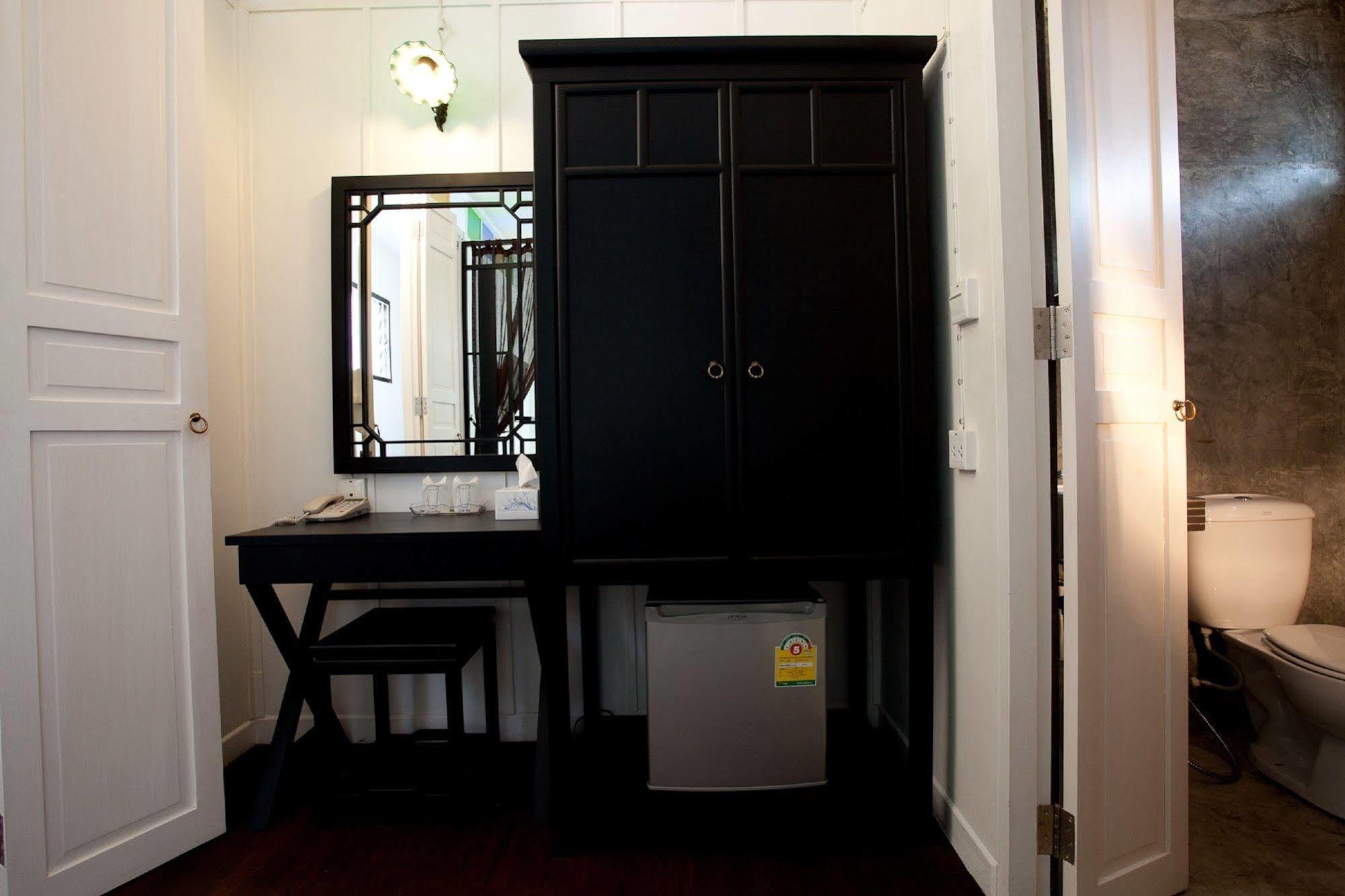 99 Oldtown Boutique Guesthouse Sha Extra Plus Phuket Εξωτερικό φωτογραφία