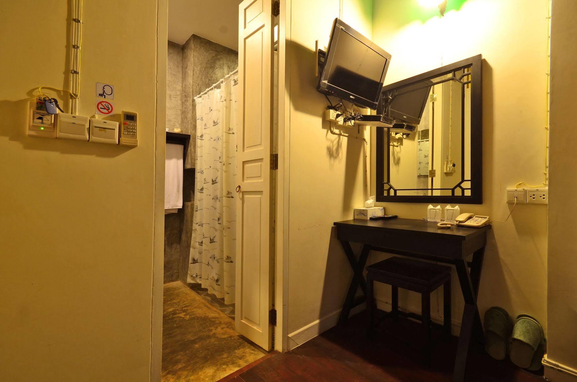 99 Oldtown Boutique Guesthouse Sha Extra Plus Phuket Εξωτερικό φωτογραφία