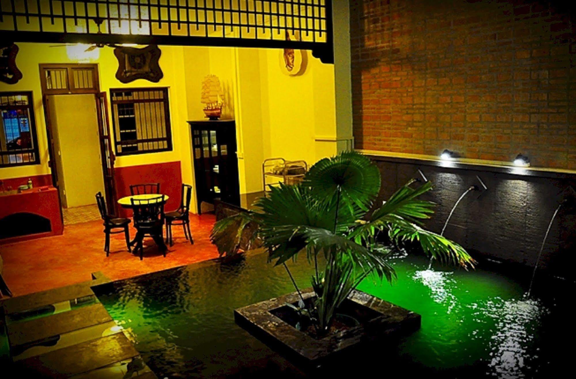 99 Oldtown Boutique Guesthouse Sha Extra Plus Phuket Εξωτερικό φωτογραφία