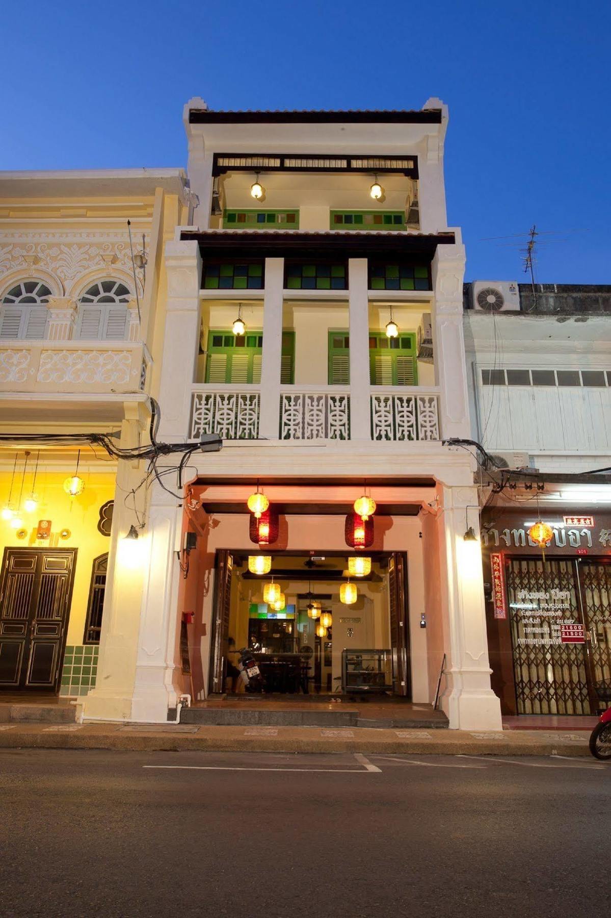 99 Oldtown Boutique Guesthouse Sha Extra Plus Phuket Εξωτερικό φωτογραφία