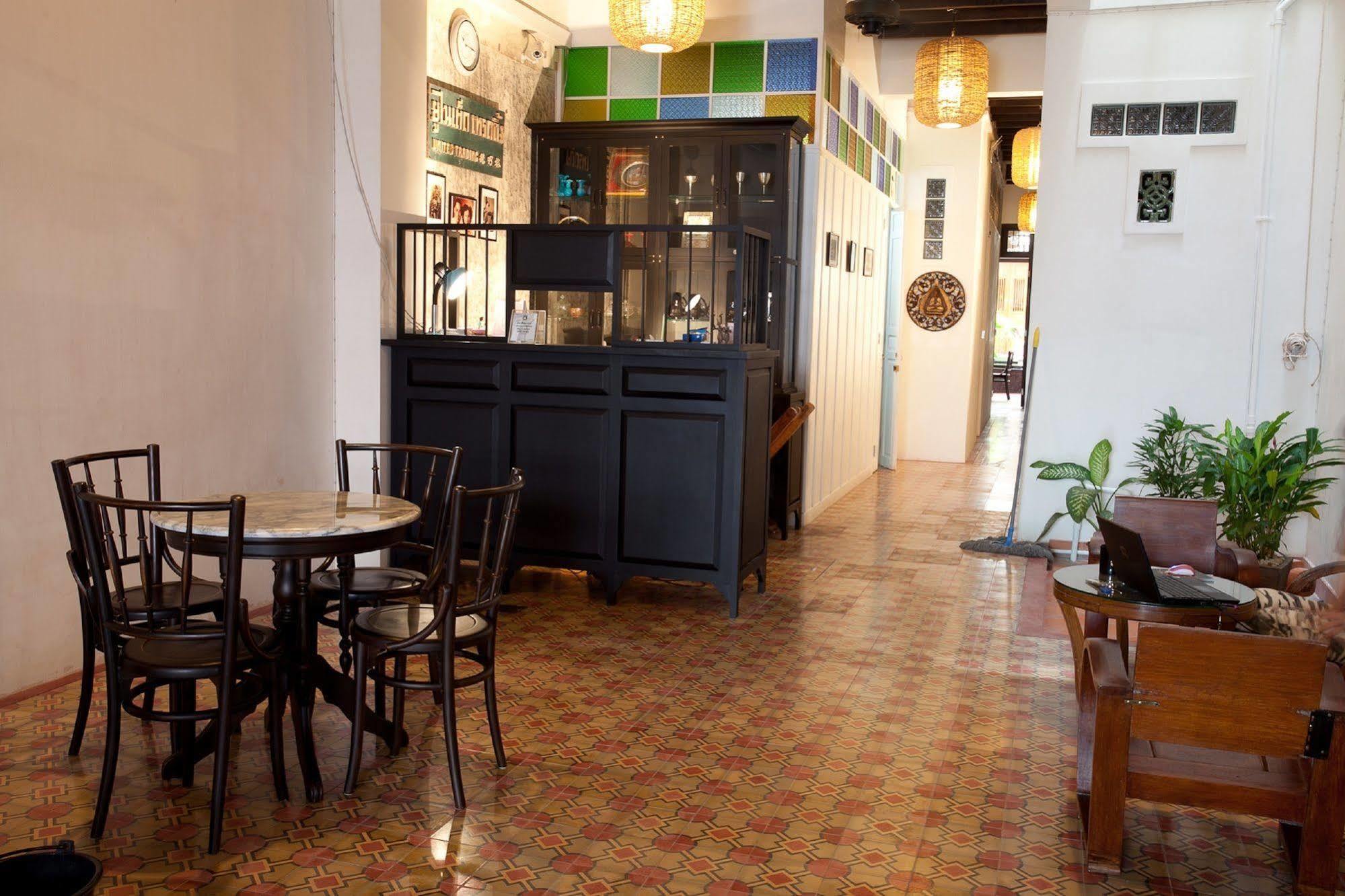 99 Oldtown Boutique Guesthouse Sha Extra Plus Phuket Εξωτερικό φωτογραφία